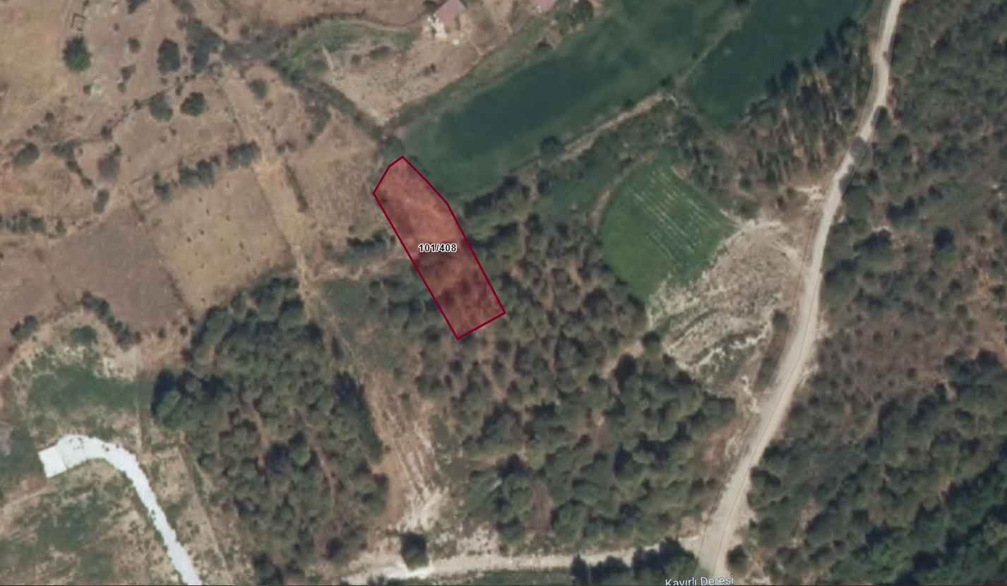 Muğla Yatağan Yava Su Kenarında Satılık 1.125 m2 Hobi Bahçesi - fotoğraf 1